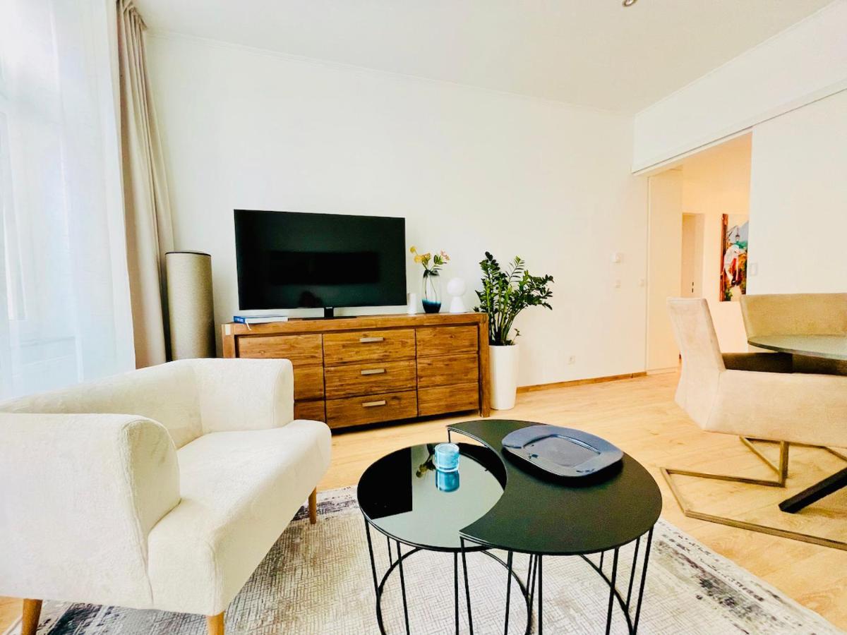 Appartement Colorful & Quiet In Beautiful Viennese Building Wenen